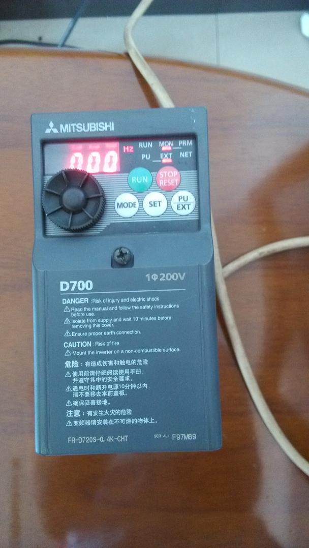 拆机三菱原装0.4KW变频器FR-D720S-0.4K-CHT  220VAC现货实拍图片