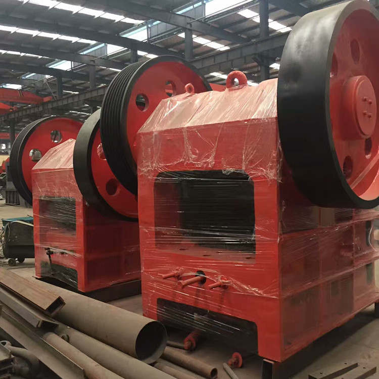 厂家直销专业生产制作各种型号的立式复合破鄂破机