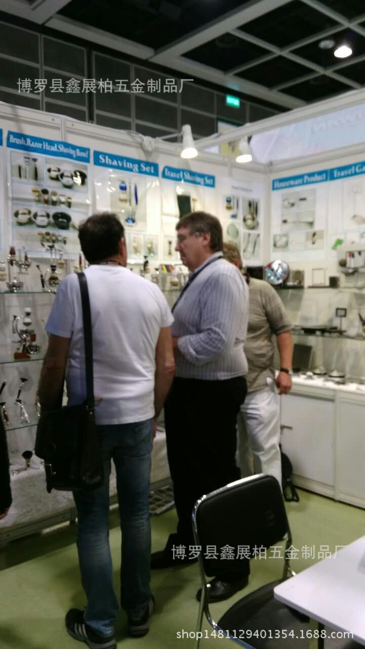 德田LAG客人正在选产品