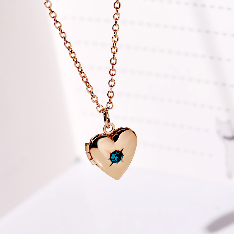18K Gold Plated, Rose Gold Plated, White Gold Plated Plating Material Titanium Steel Copper 18K Gold Plated Rose Gold Plated White Gold Plated Plating Inlay Heart Shape Rhinestones Locket Necklace