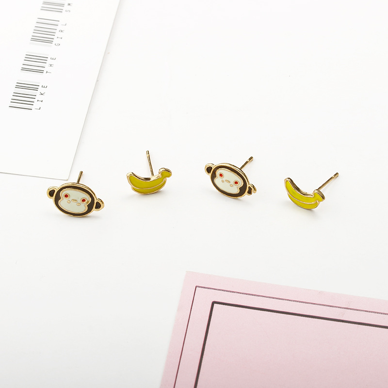 New Cartoon Monkey Banana Earrings Rabbit Carrot Earrings Paint Asymmetric Earrings Wholesale display picture 3