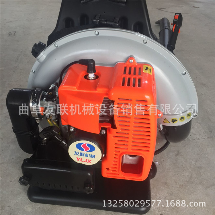场上作业吹尘机 背负式汽油四冲程吹风机 秋季落叶清理吹风机