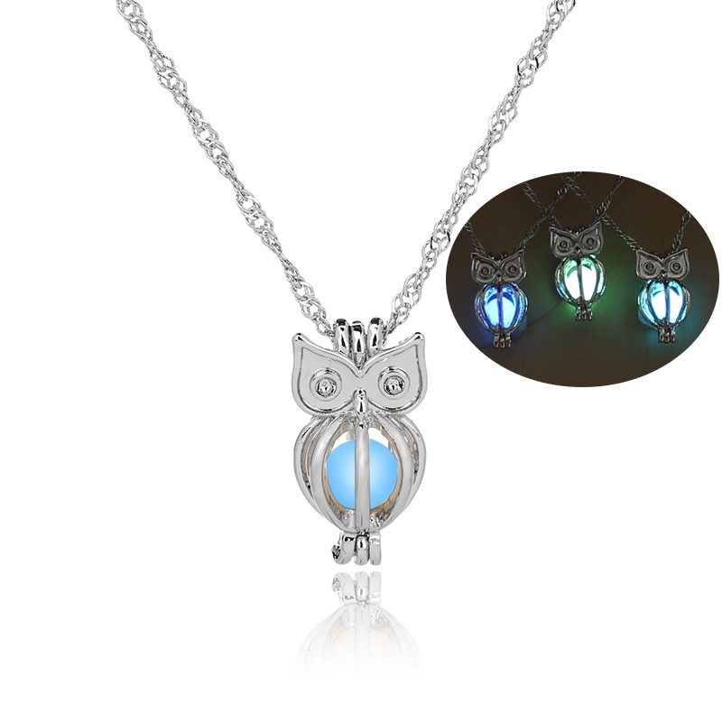 Hot-selling Fashion Luminous Bead Multicolor Hollow Owl Pendant Necklace display picture 2