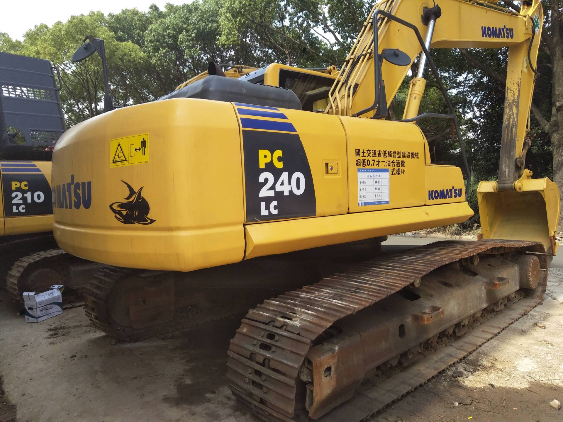 二手小松240-8挖掘机，PC240挖掘机价格