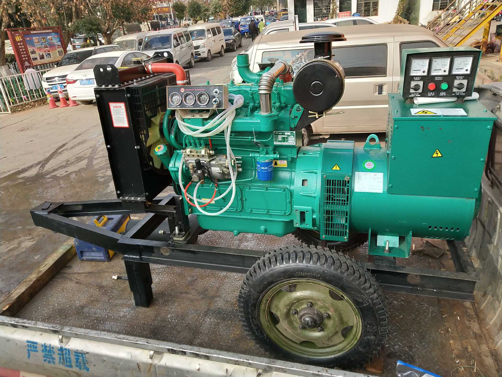 云南昆明云柴动力50KW无刷移动拖车大轮式柴油发电机组