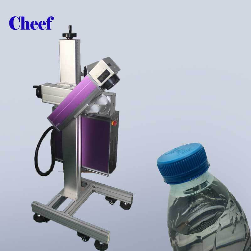 激光打码机在矿泉水PET瓶子上面激光机打印生产日期等标识