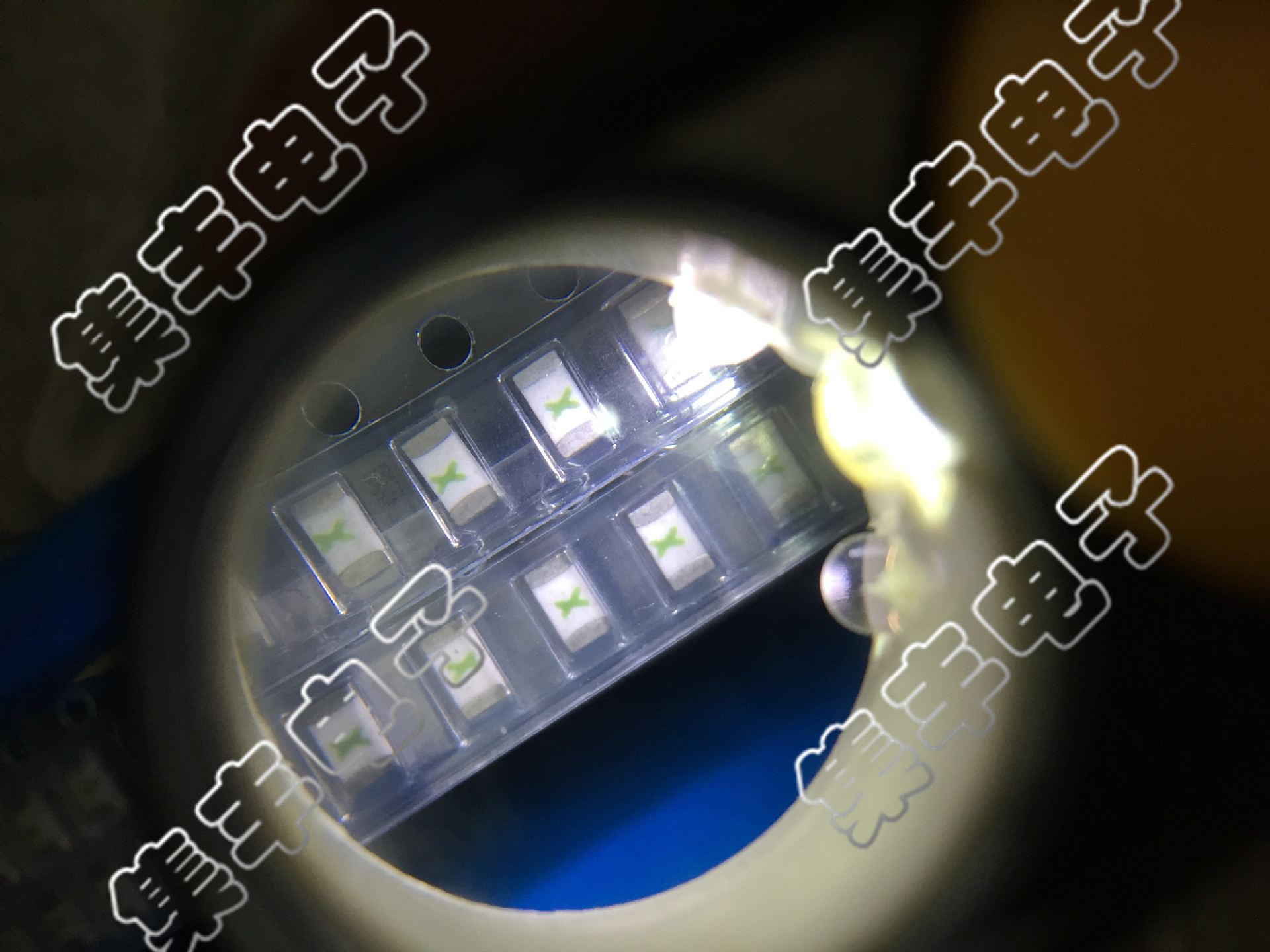 0437008.WR 丝印:X 1206 32V 8A 力特 高温 贴片保险丝 欢迎咨询