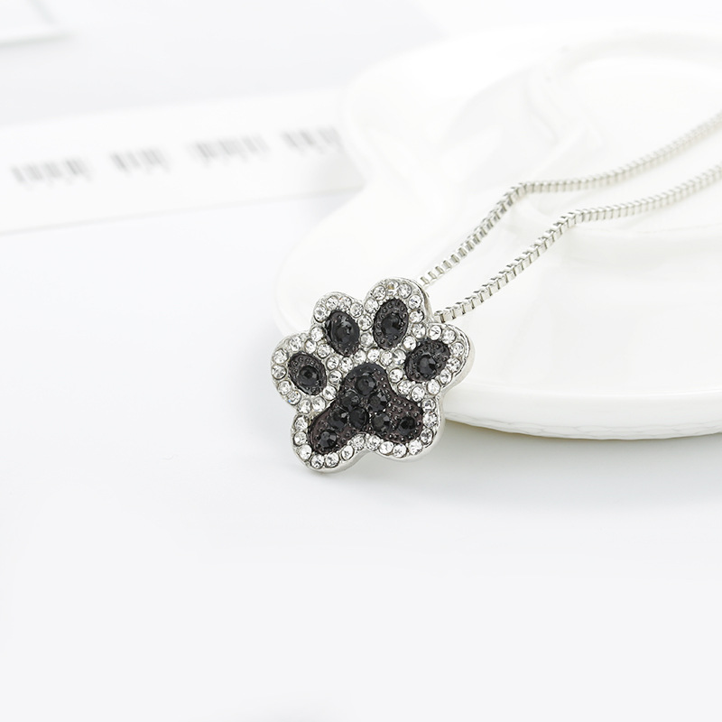 Best Selling Studded Cat Dog Claw Pendant Necklace Cat Paw Print Necklace Ankle Necklace Clavicle Chain display picture 4
