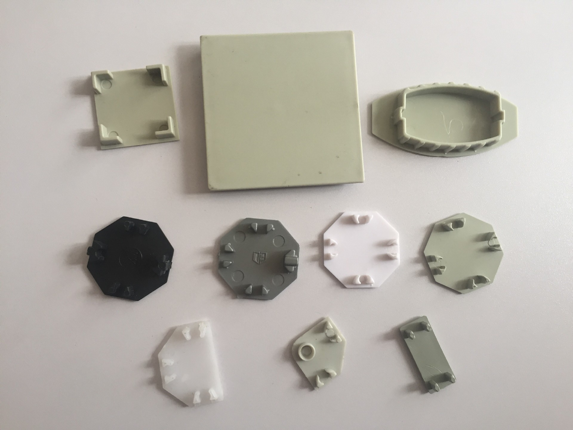 四分 八分方柱封盖 180 90度八棱柱扁铝塑胶封堵头盖白色灰色