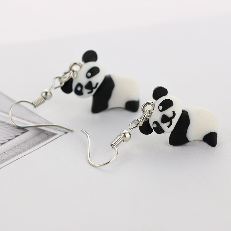 Pendientes Tridimensionales Realistas De Animales De Arcilla Blanda Hechos A Mano De Panda Lindo display picture 3