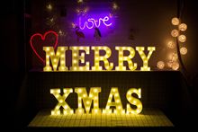 INS���յ���26��Ӣ����ĸ��LED��ָ̖ʾ�������͟���c�}�Q�b�