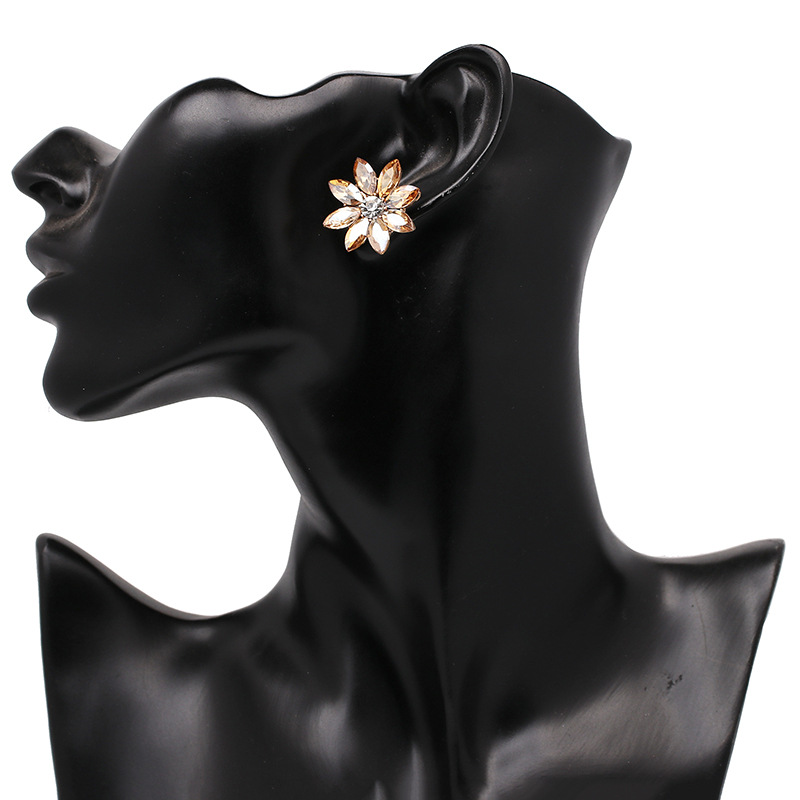 En Gros Bijoux En Forme De Fleur Sertie De Diamants Boucles D'oreilles Nihaojewelry display picture 16