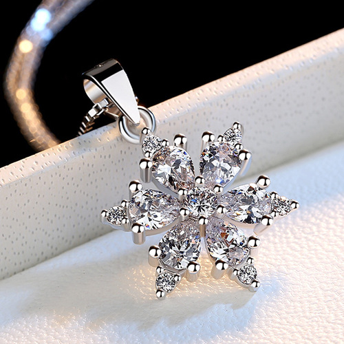 Weihua New Korean Necklace Silver Plated Necklace Lucky Snowflake Fashion Temperament Pendant Manufacturer Wholesale
