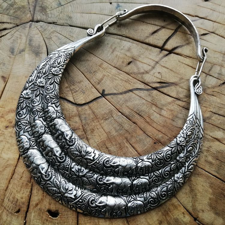 厂家直销百搭藏银大项圈吉祥复古大象项圈酒吧演出装饰品