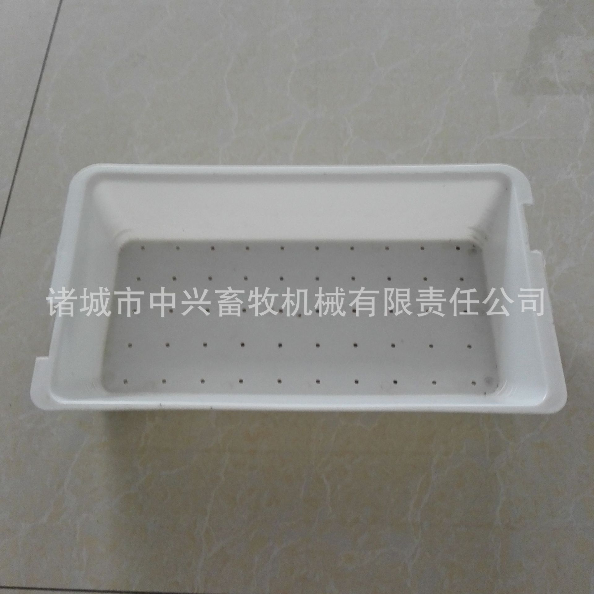 供应兔用加厚内置产仔盒塑料兔子产仔盒价格