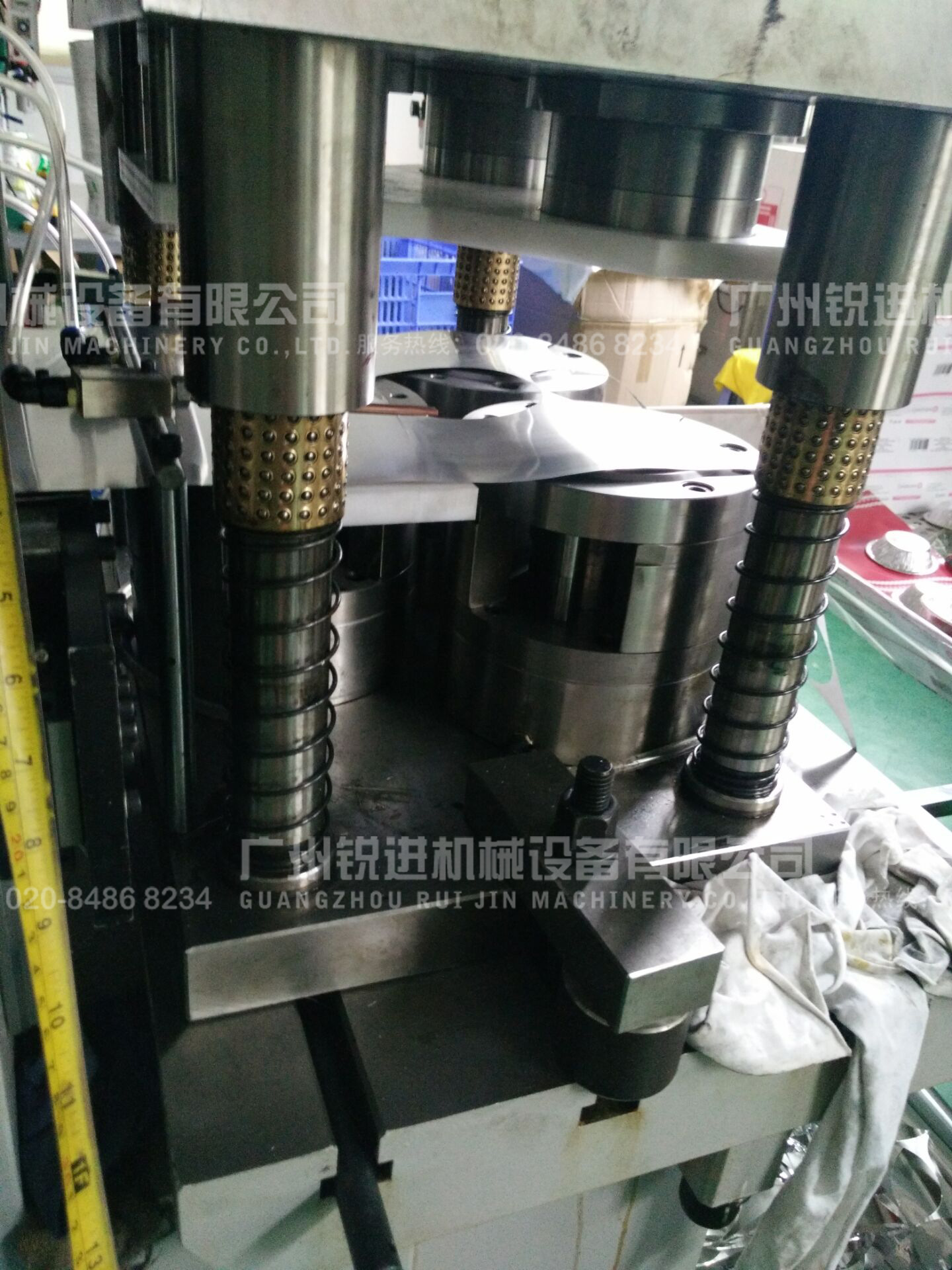 铝箔容器模具