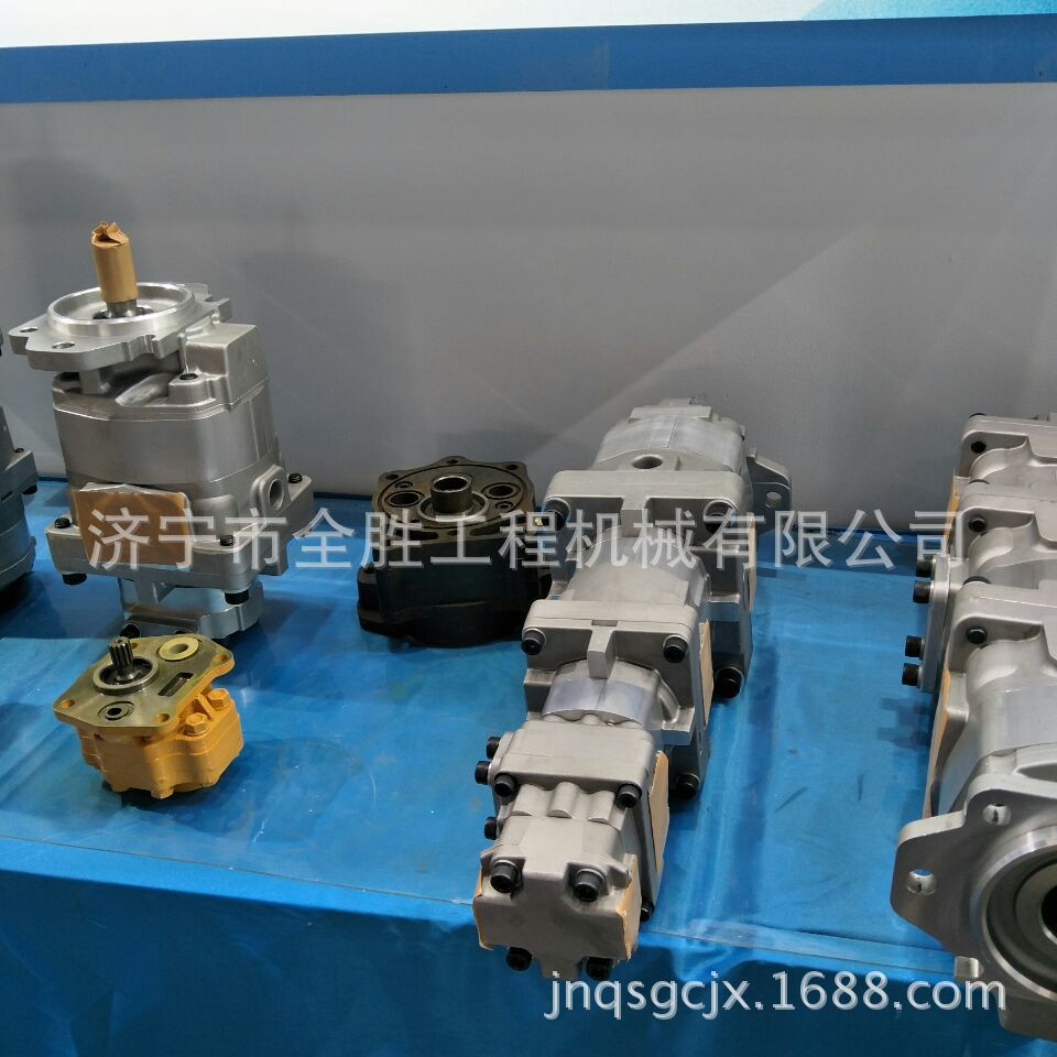D65E-12推土机手油泵DK105237-1541涡轮增压器起动机14X-30-51531