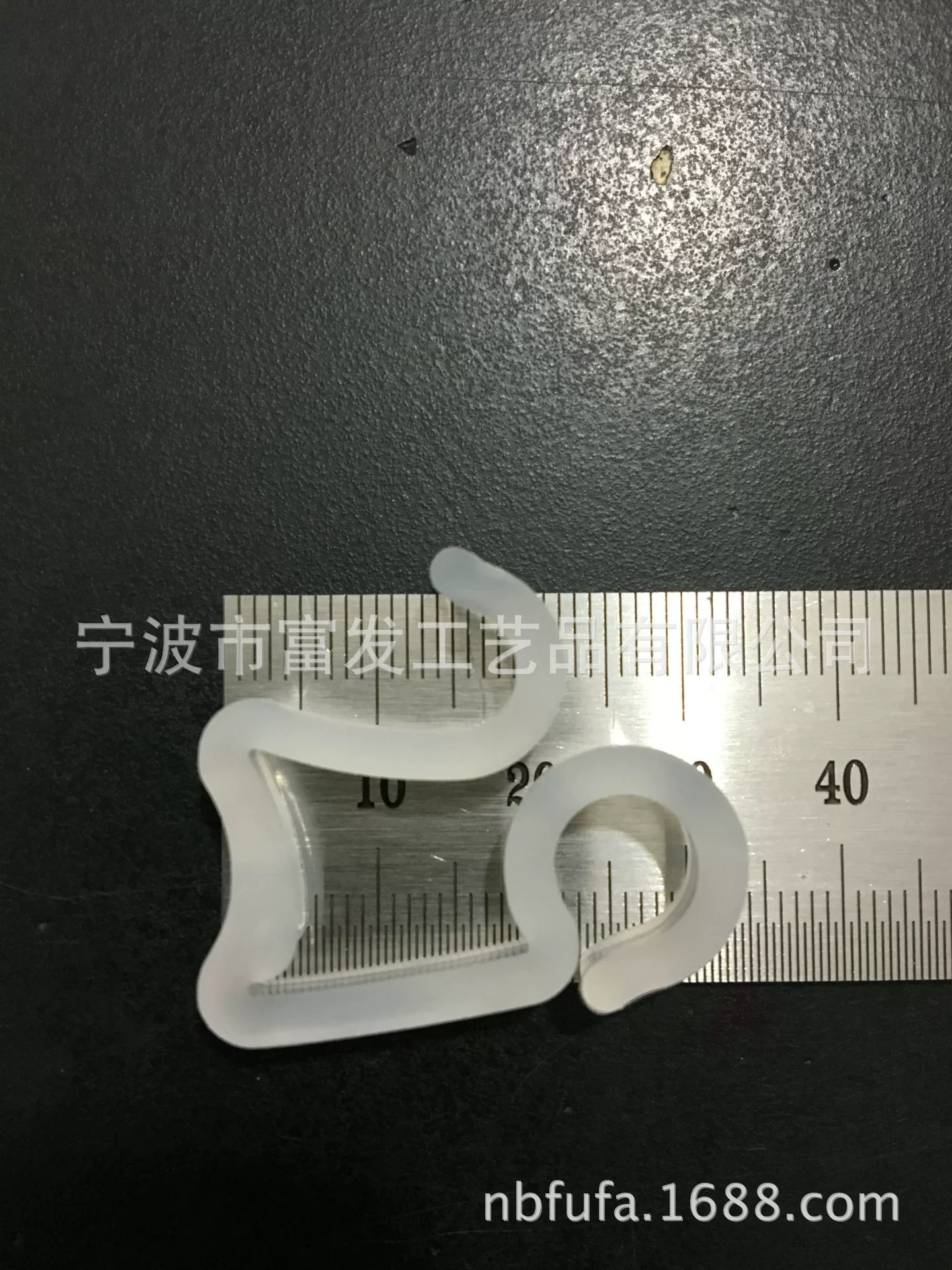 Поставка Рождественский свет клип пластиковый свет крюк Рождественский свет украшения Клип Рождественский свет аксессуары