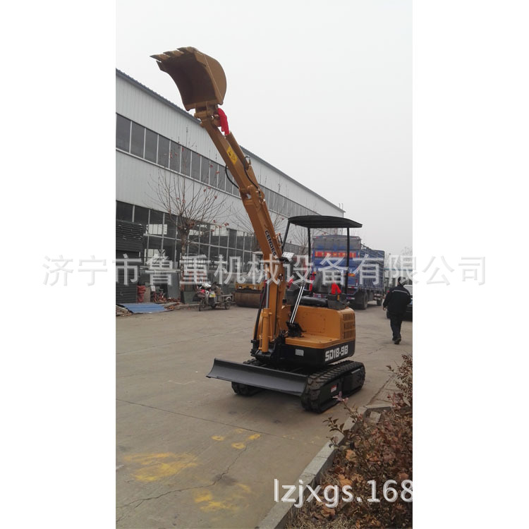 18履带小型挖掘机 市政工程.果园.农村改造小挖机