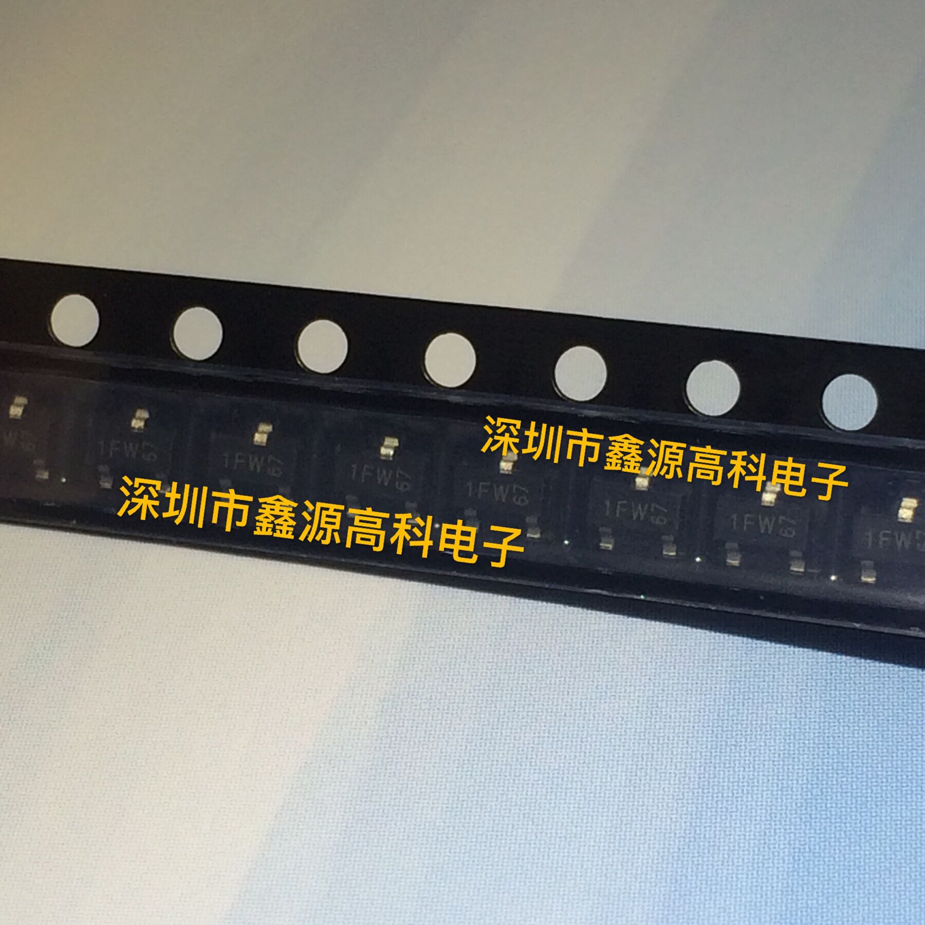 贴片三极管BC847B SOT-23 丝印1FW 双极晶体管