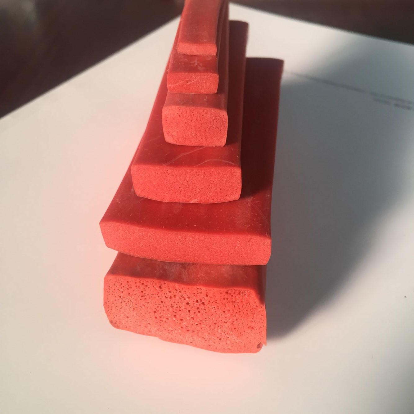 生产供应 硅胶方形发泡密封条 耐高温硅橡胶制品 方形硅胶条