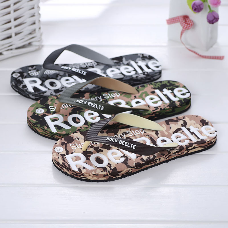 Fashionable summer slippers