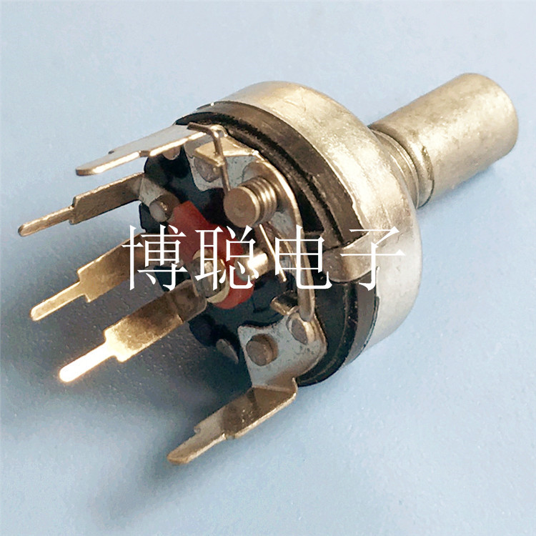 RV17�����ص�λ�� B10K ��Բ����15 ֱ��