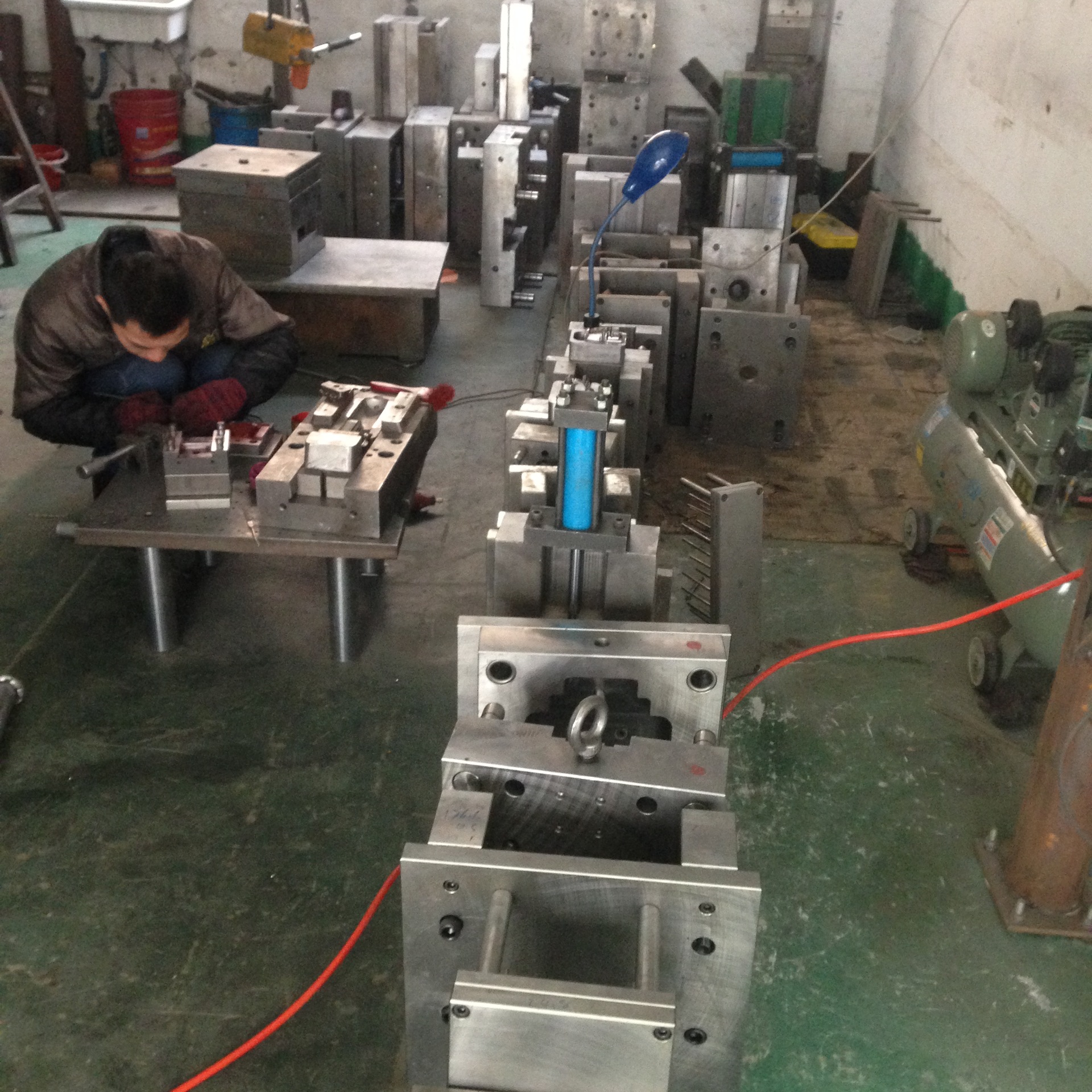 塑料模具加工普通能到达的精度是多少啊