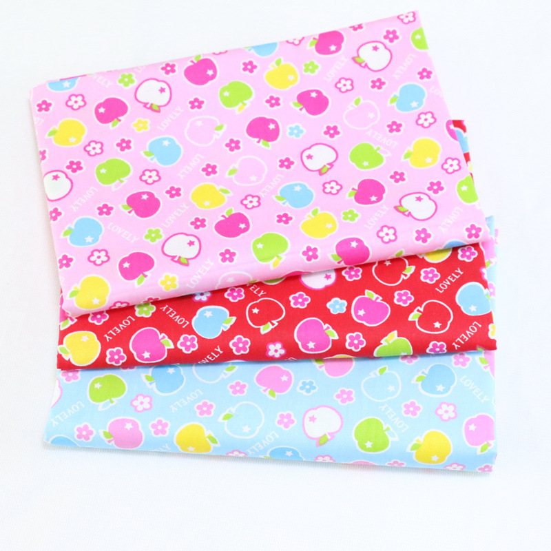 全棉卡通苹果印花斜纹布面料  幼儿园宝宝学生床品纯棉布料批发