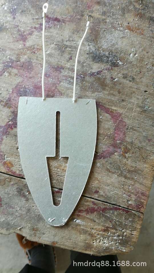 供应云母发热芯红心熨斗片700W加热片家具厂用电热耐高温即热式