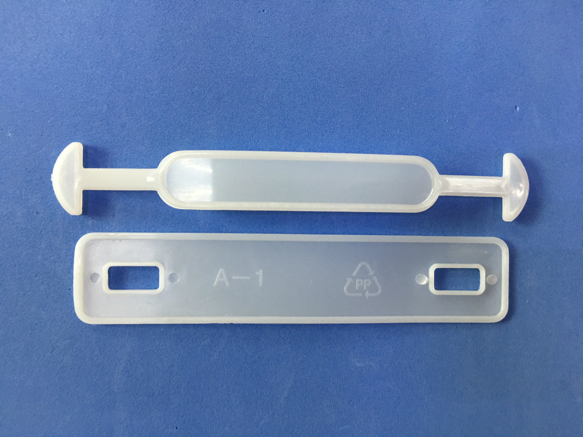 大量出售彩盒塑料提手纸箱扣环高档提手环保PP提手CD提手A-165