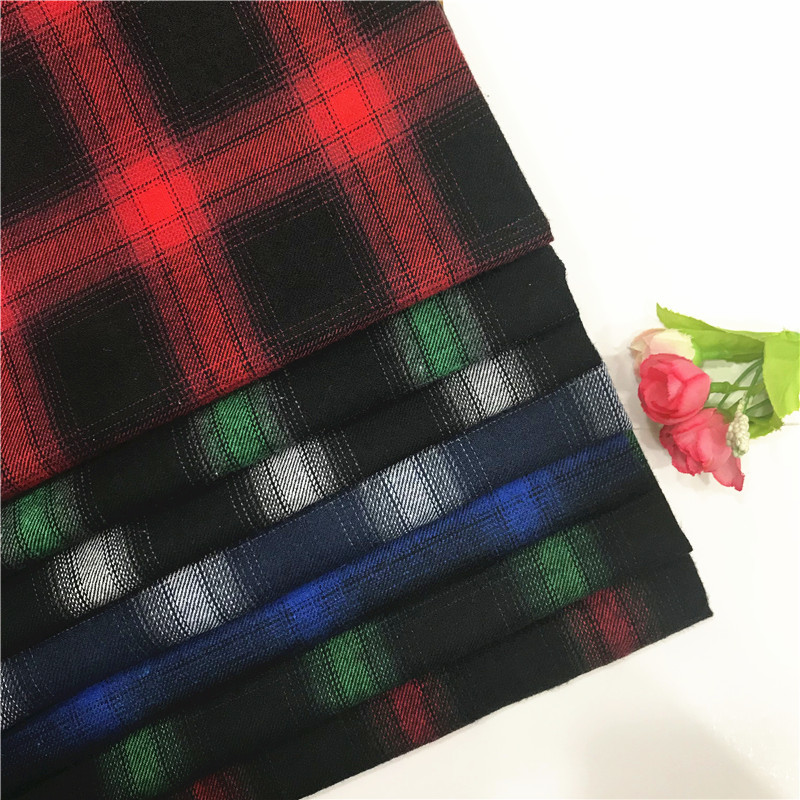 厂家供应21支斜纹磨毛布 色织格子布料 明星同款秋冬格子衬衫面料