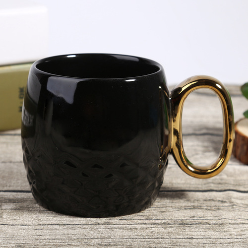 Gold-plated handle coffee cup water cup ceramic mug creative couple black and white mug printed logo gift cup