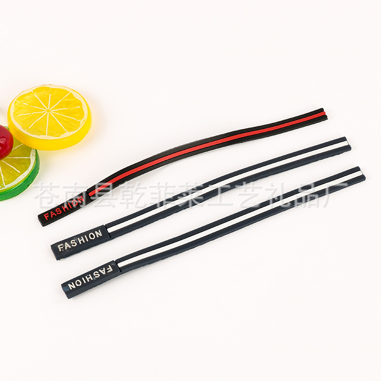 服装纺织辅料批发彩色立体PVC胶章商标定制滴塑软胶厂家直销定做