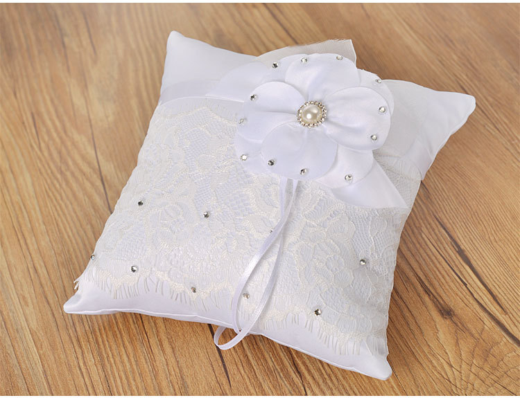New Wedding Supplies Hollow Lace Fabric Ring Pillow Ring Box Wholesale display picture 3