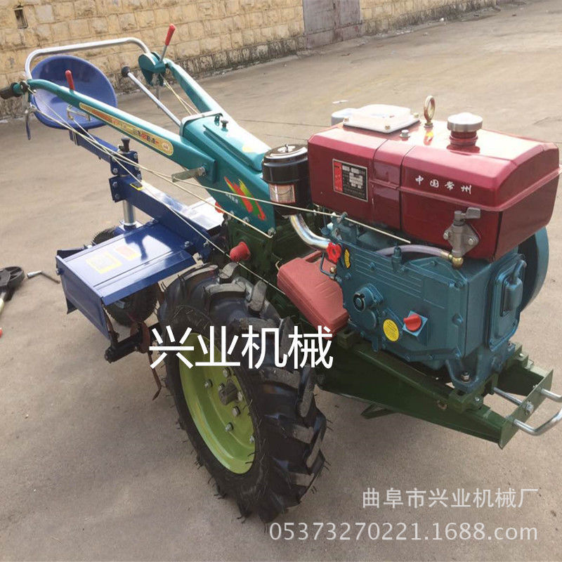 柴油12马力手扶犁地翻土打田机怎么操作