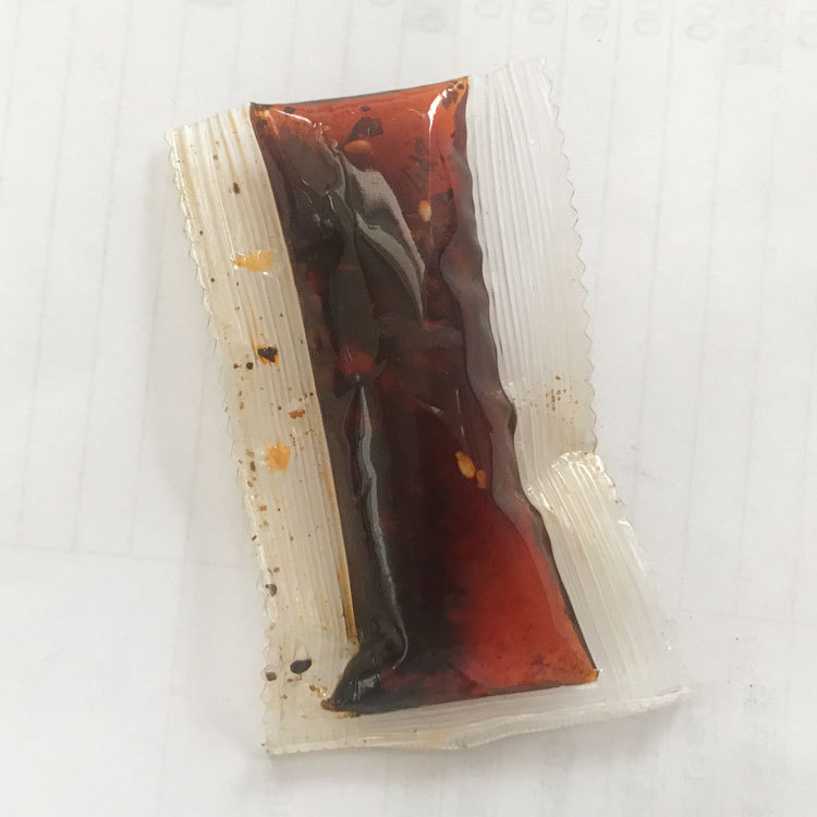 供应油泼辣子（辣椒酱）全自动包装机 可打码 洗方便 气动泵