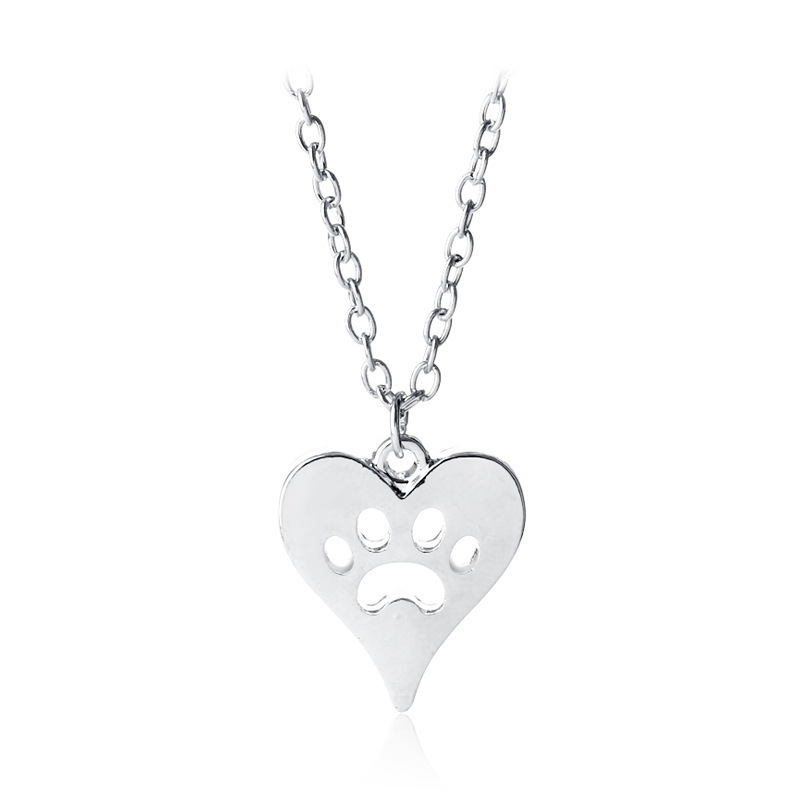 Nouvelle Européen Et Américain Populaire Mignon Animal Chat De Patte Pied Collier Creux Coeur Collier Coeur En Forme De Patte De Chien Imprime Collier En Gros display picture 7