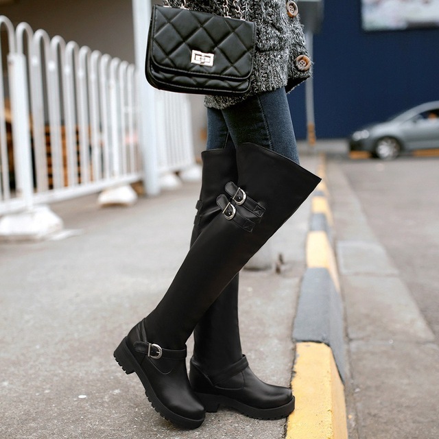 Women’s boots with heel and belt buckle fashion of knee boots