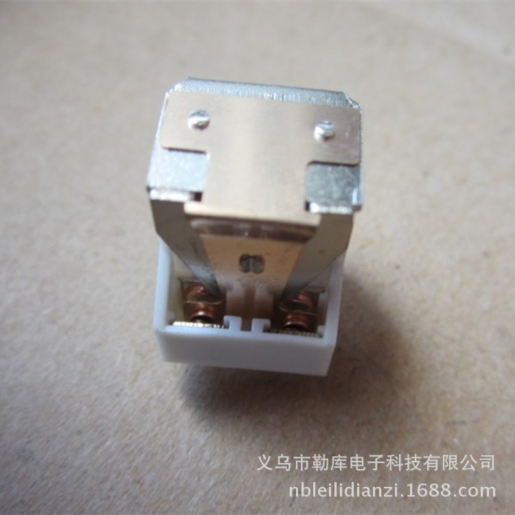 供应高稳定性2X20A电流负载双触点 5脚 4117 汽车继电器|ru