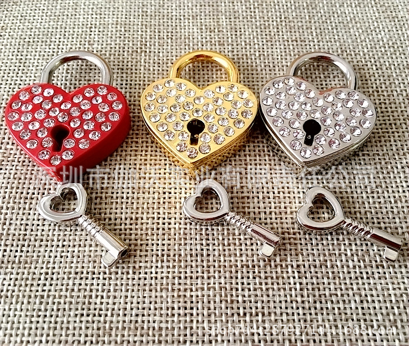 红色心形钻锁03