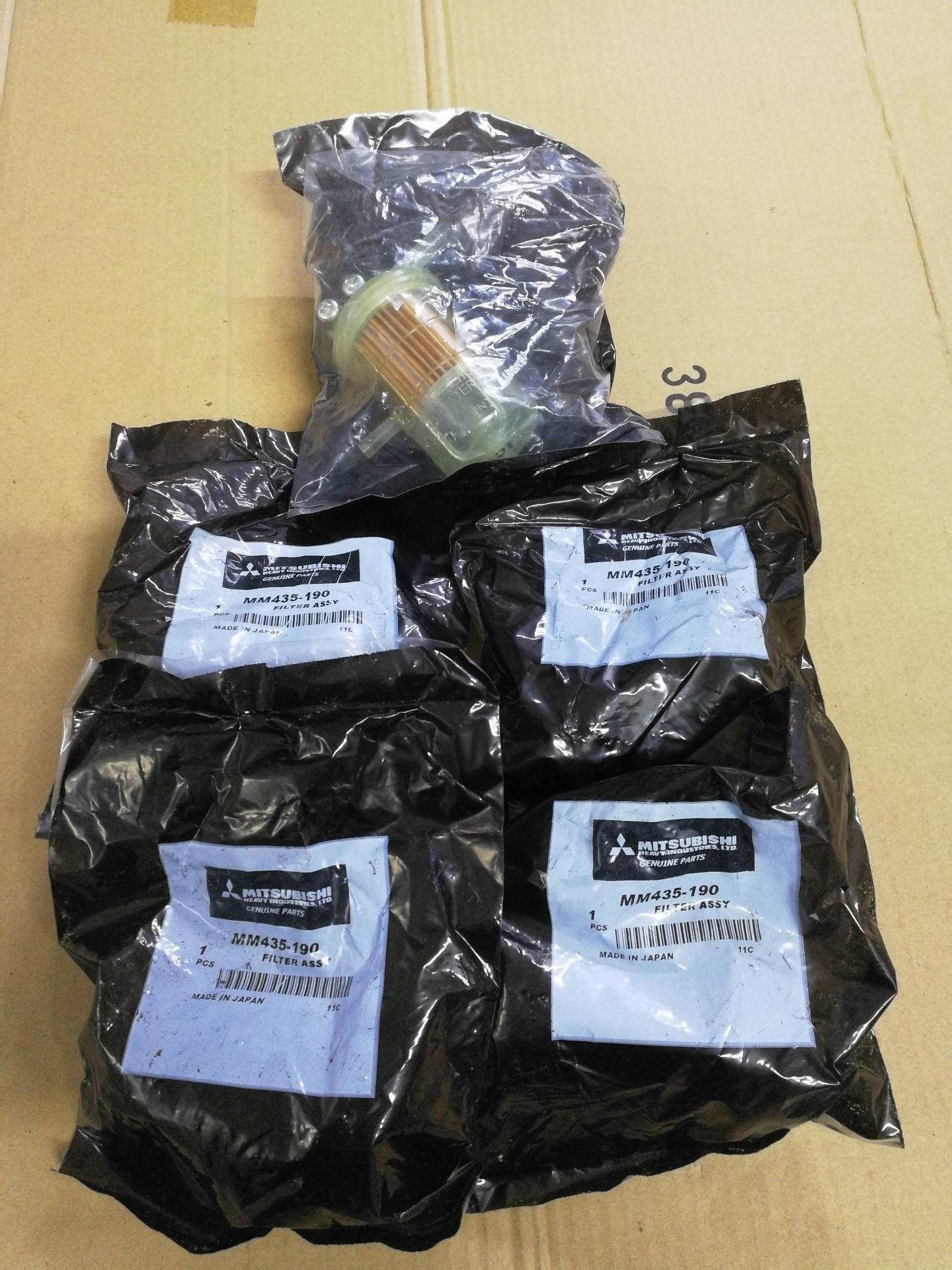 供应三菱发动机配件过滤器MM435-190