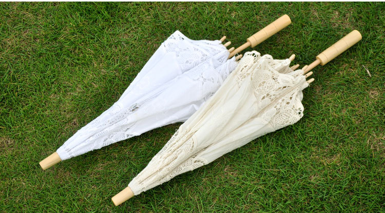 Wedding products are selling well. Wedding supplies: decorative umbrellas, court wedding lace umbrellas, bride lace umbrellas, white bridesmaids, flower girls, and wooden handle umbrellas detail image 9
