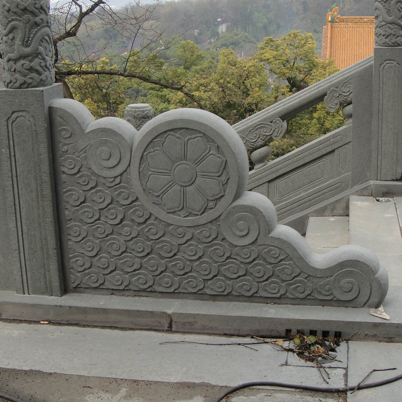 定制汉白玉石雕护栏，打造寺院景观的独特魅力
