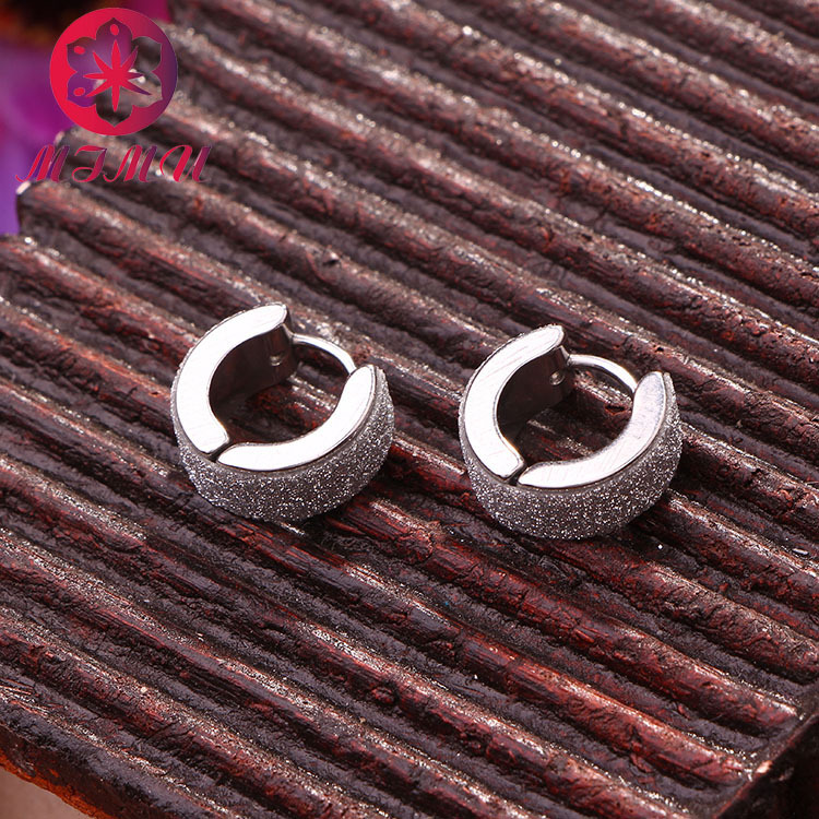 米沐创意款潮男个性气质朋克耳钉 金色贴纸磨砂钛钢耳扣耳环女|ms