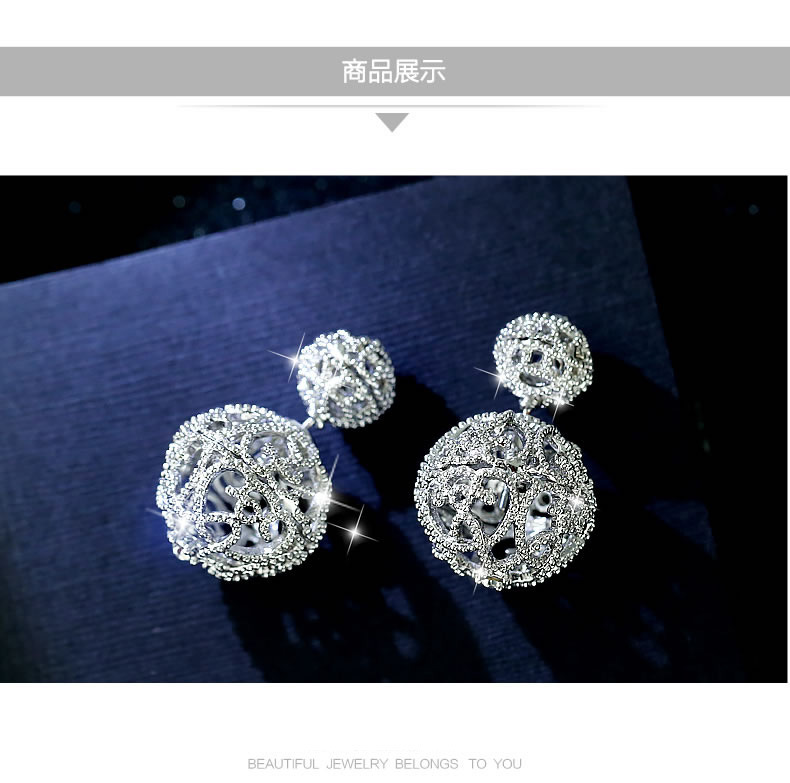 Korean Retro Hollow Ball Double-sided Earrings Popular Exaggerated Fashion Earrings Wholesale Nihaojewelry display picture 2