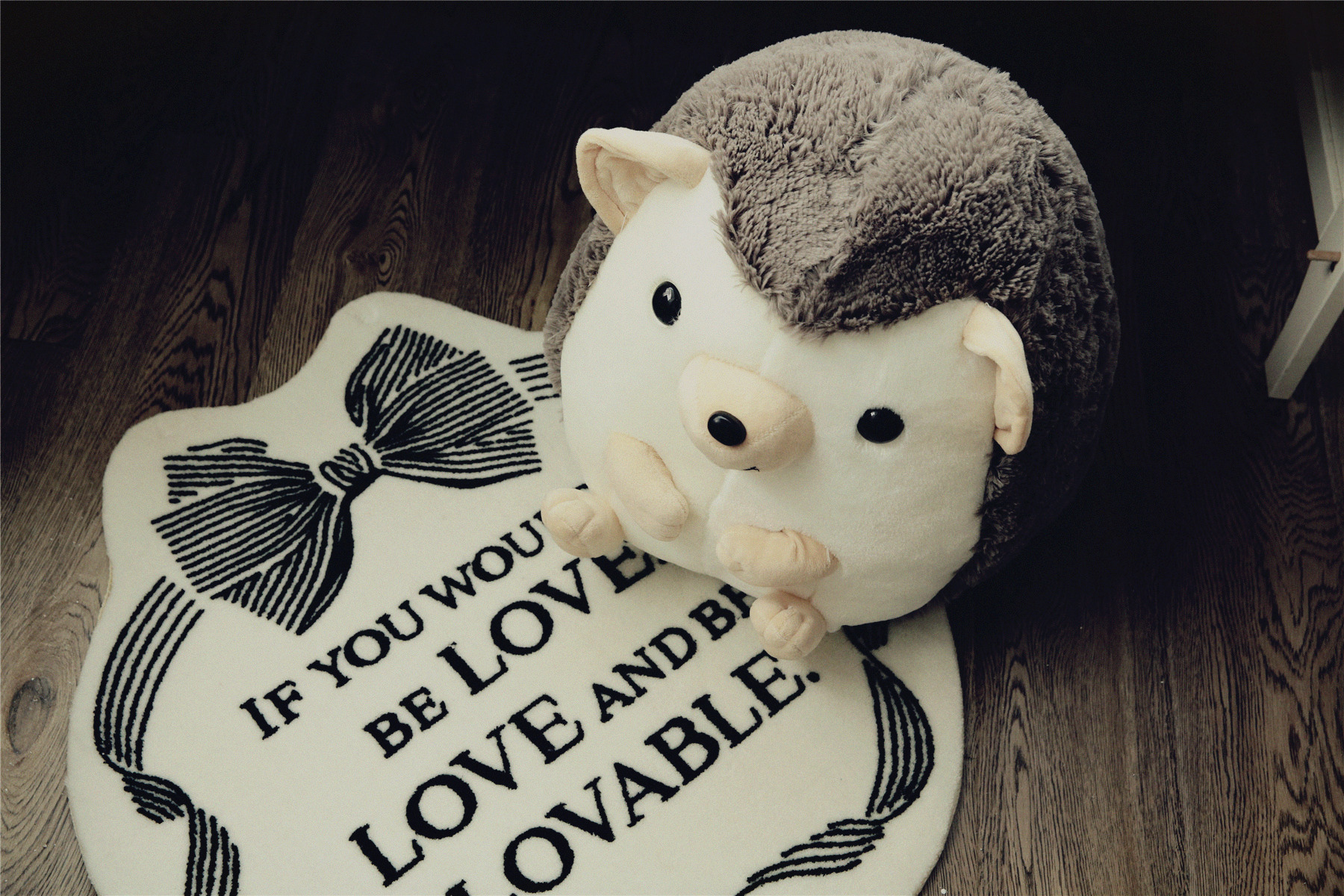 圆滚滚刺猬公仔