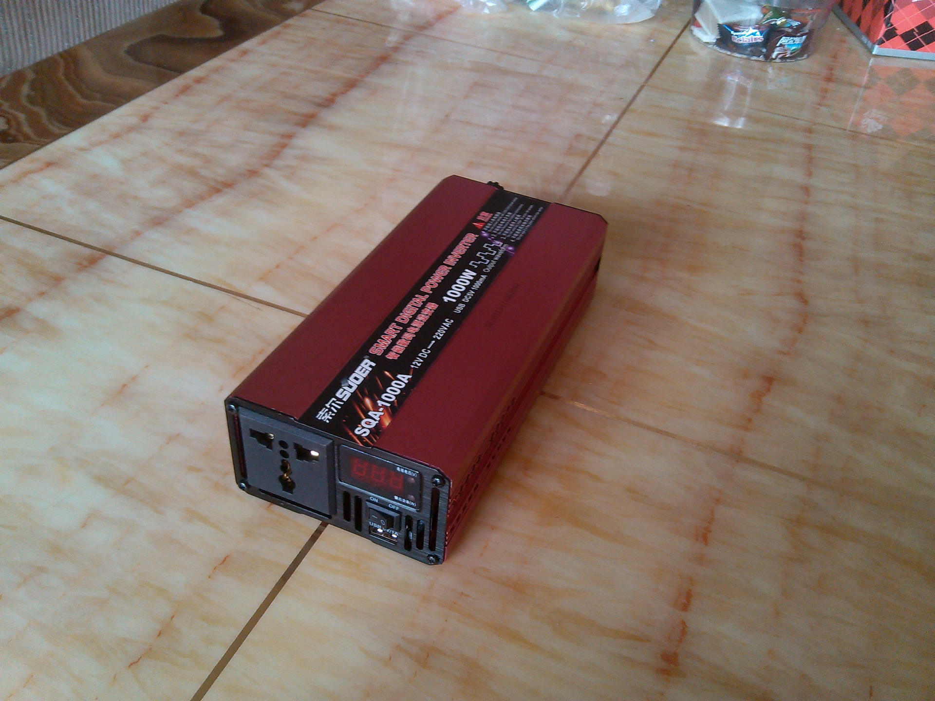 批零供应车载逆变器（带数码显示）