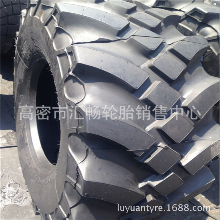 河南 风神 18R22.5 油田修井机轮胎 越野花纹轮胎