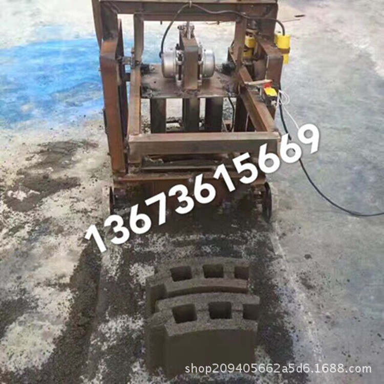 打護(hù)坡磚的小型免燒磚機(jī)